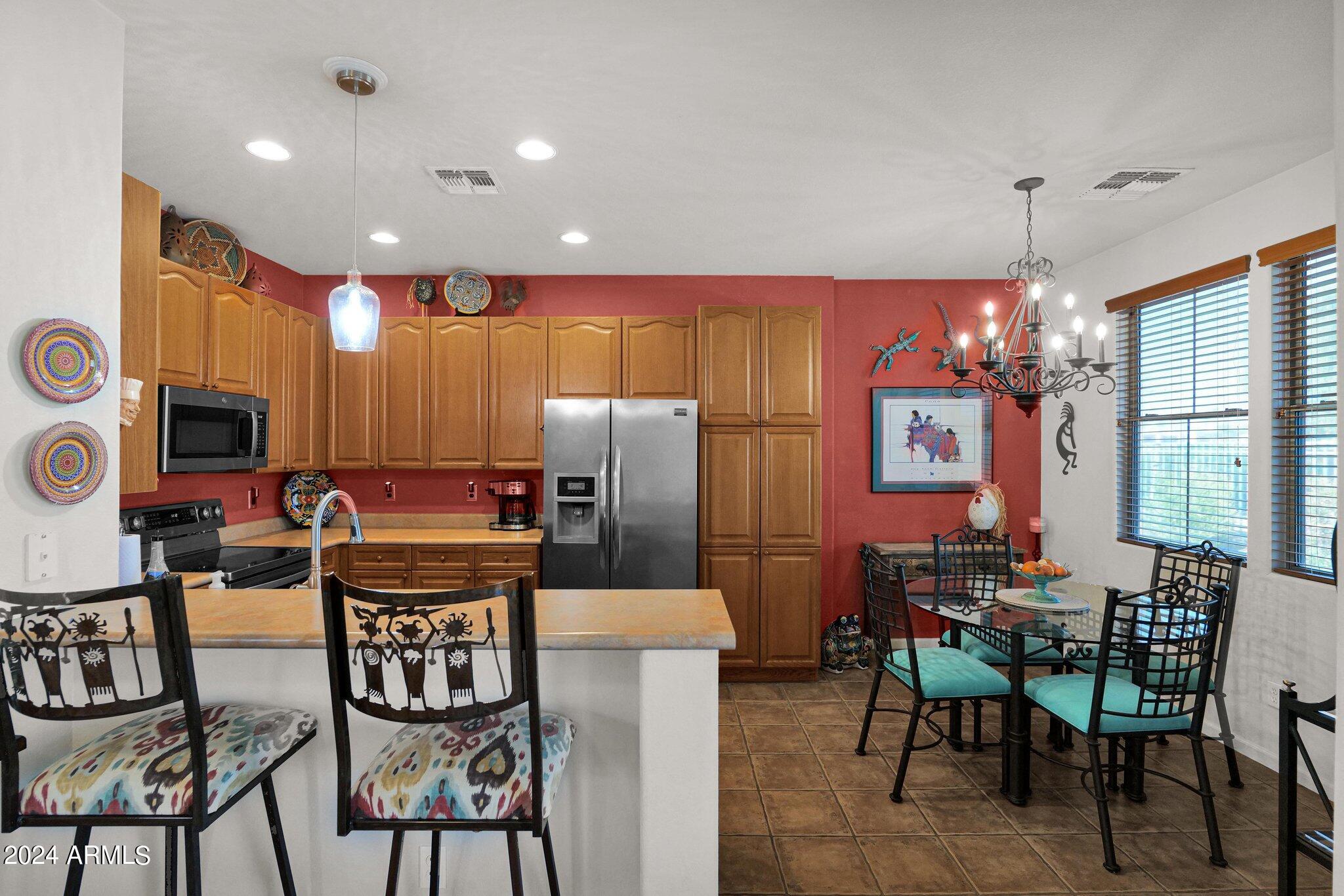 13620 West Cypress Street Goodyear, AZ 85395 - Photo 11 of 39 Kitchen