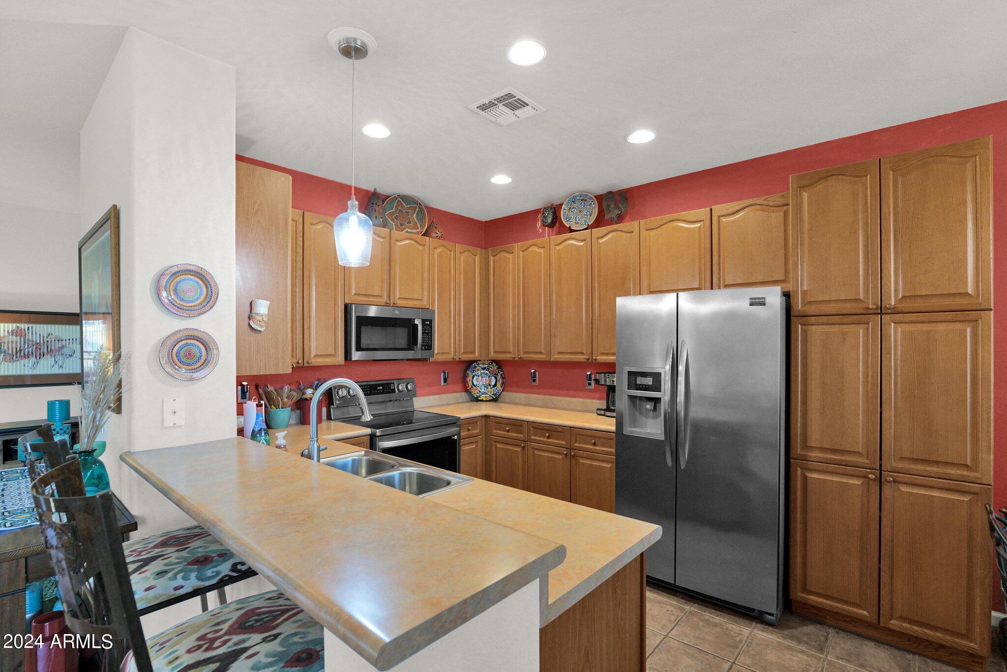 13620 West Cypress Street Goodyear, AZ 85395 - Photo 15 of 39 Kitchen