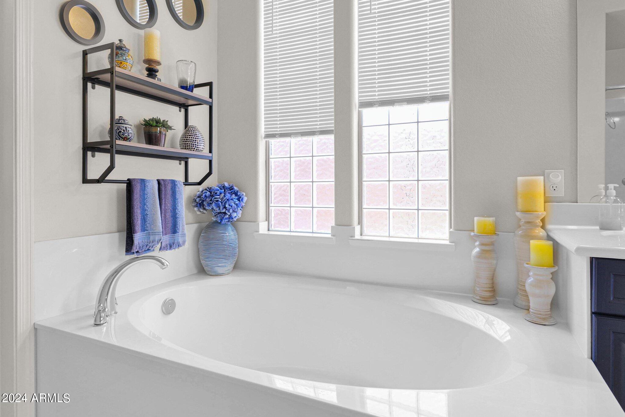 13620 West Cypress Street Goodyear, AZ 85395 - Photo 21 of 39 Master Bath