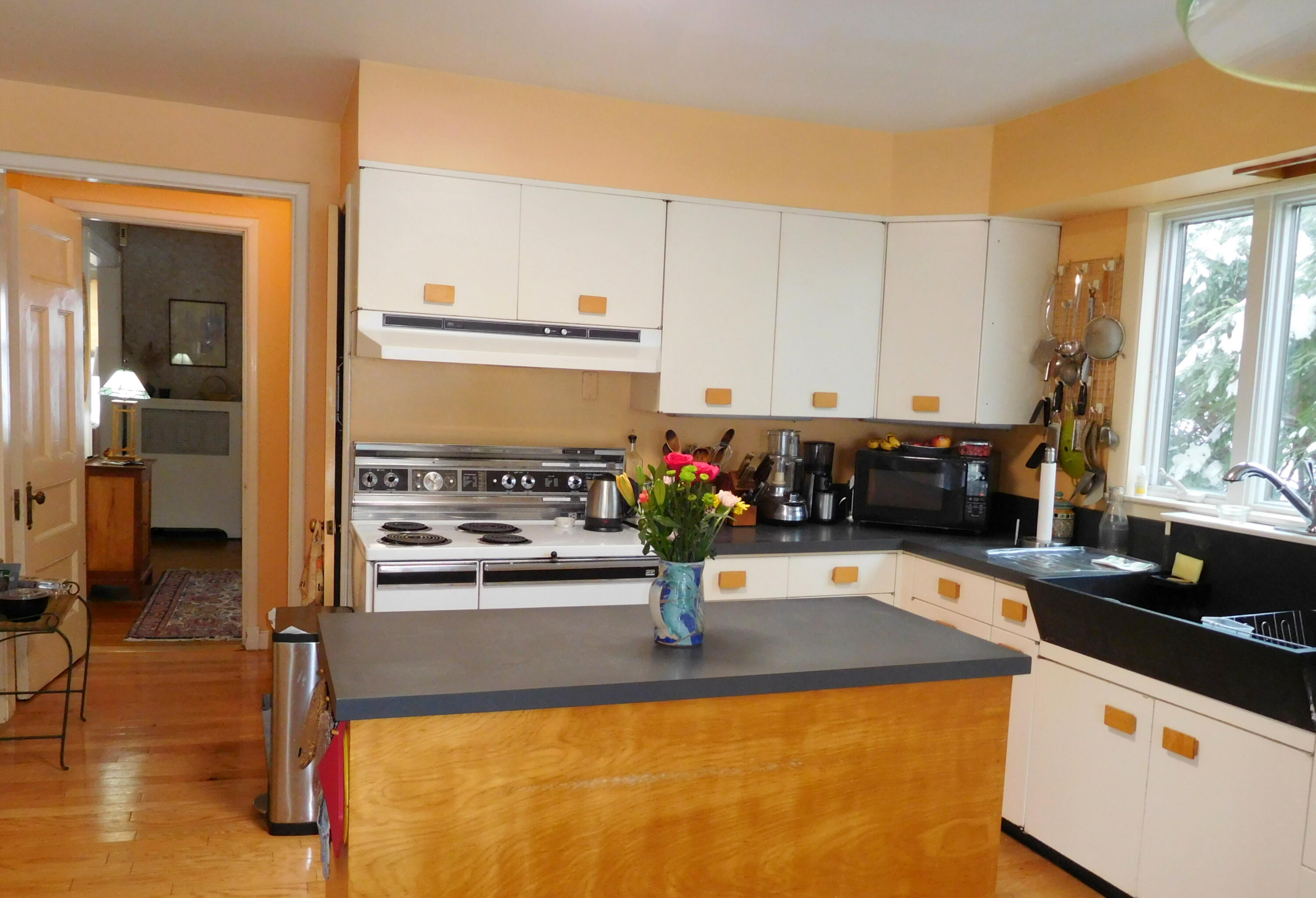 26 Mountain Avenue Lewiston, ME 04240 - Photo 7 of 35 07