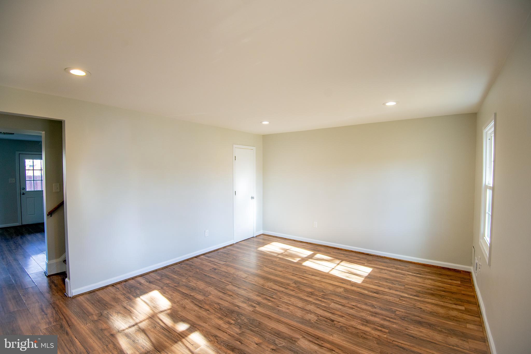 9278 Taney Road Manassas, VA 20110 - Photo 4 of 31 Living area view 2