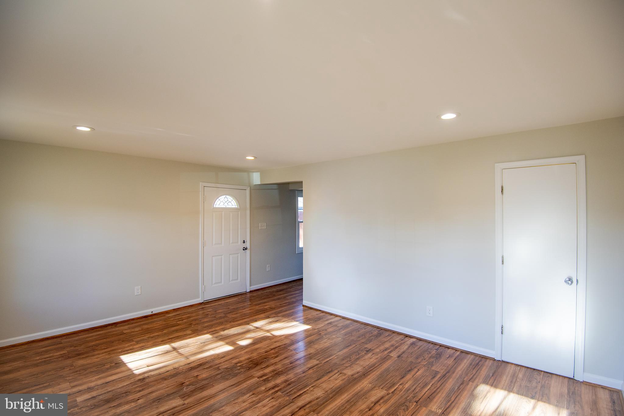 9278 Taney Road Manassas, VA 20110 - Photo 5 of 31 Living area view 3