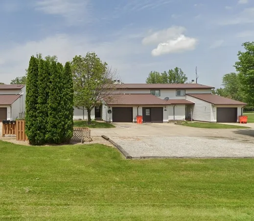$115,500 | 1414 South Shores, Sullivan, IL 61951