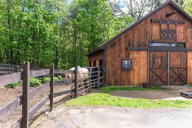 $1,550 | 391 New Boston Road, Candia, NH 03034
