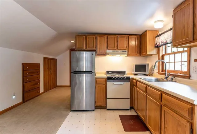 $1,550 | 391 New Boston Road, Candia, NH 03034