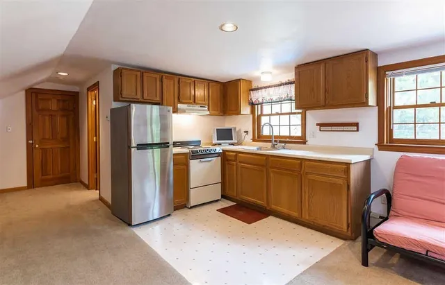 $1,550 | 391 New Boston Road, Candia, NH 03034