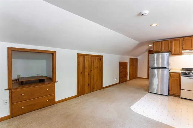 $1,550 | 391 New Boston Road, Candia, NH 03034