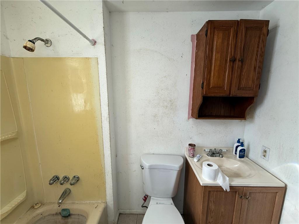 2360 Evans City Road Zelienople, PA 16063 - Photo 25 of 40