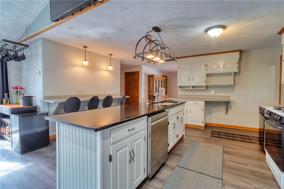 42 Kiley Way Coventry, RI 02816 - Photo 6 of 43