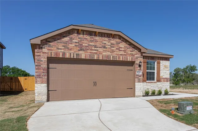 $1,800 | 520 Republic Drive, Liberty Hill, TX 78642