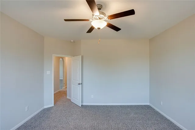 $1,800 | 520 Republic Drive, Liberty Hill, TX 78642