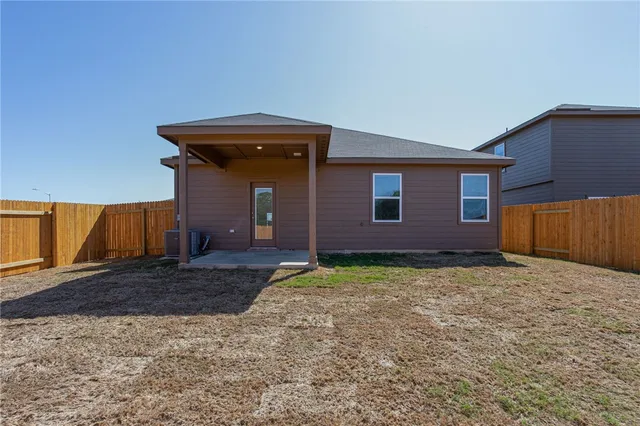 $1,800 | 520 Republic Drive, Liberty Hill, TX 78642