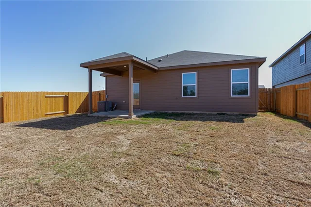 $1,800 | 520 Republic Drive, Liberty Hill, TX 78642
