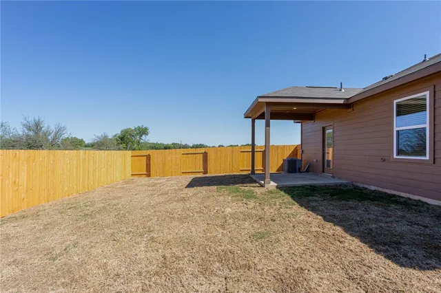 $1,800 | 520 Republic Drive, Liberty Hill, TX 78642