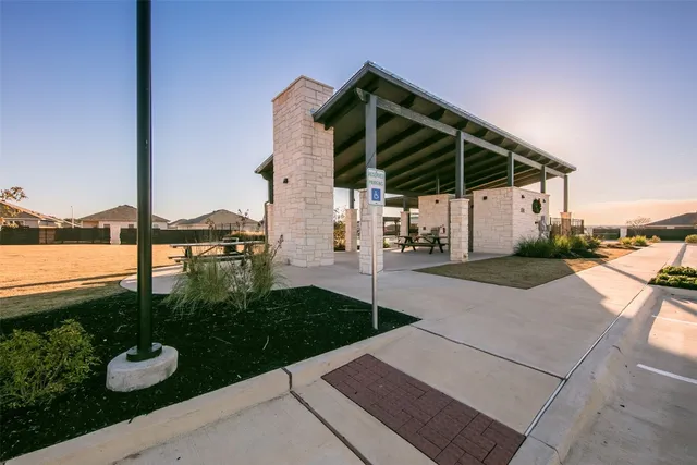 $1,800 | 520 Republic Drive, Liberty Hill, TX 78642