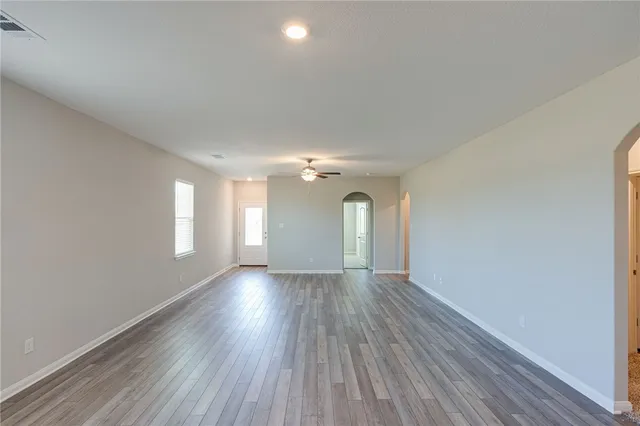 $1,800 | 520 Republic Drive, Liberty Hill, TX 78642