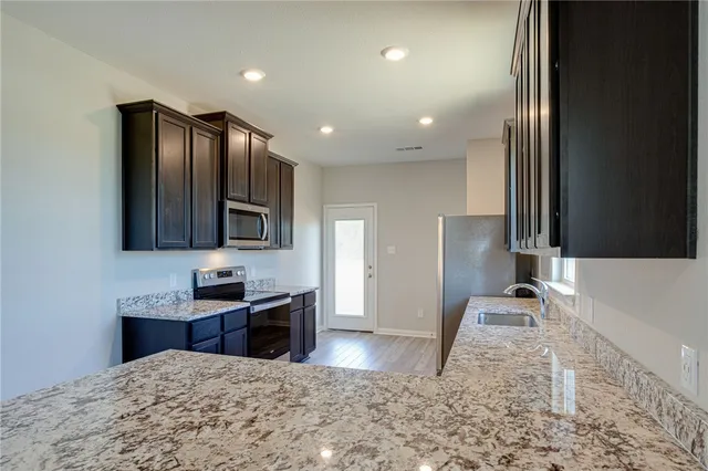 $1,800 | 520 Republic Drive, Liberty Hill, TX 78642