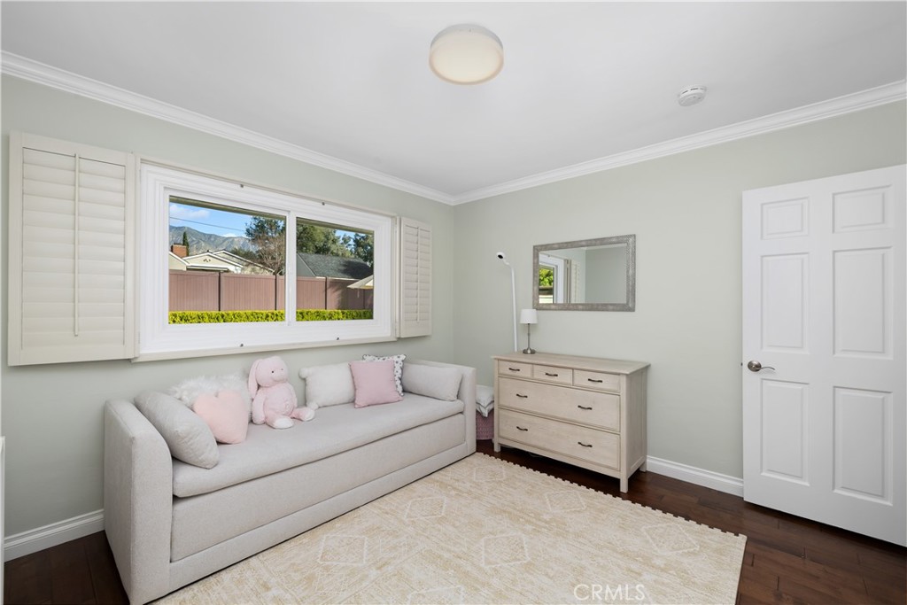 3611 Grayburn Road Pasadena, CA 91107 - Photo 24 of 41 a living room with furniture and a window