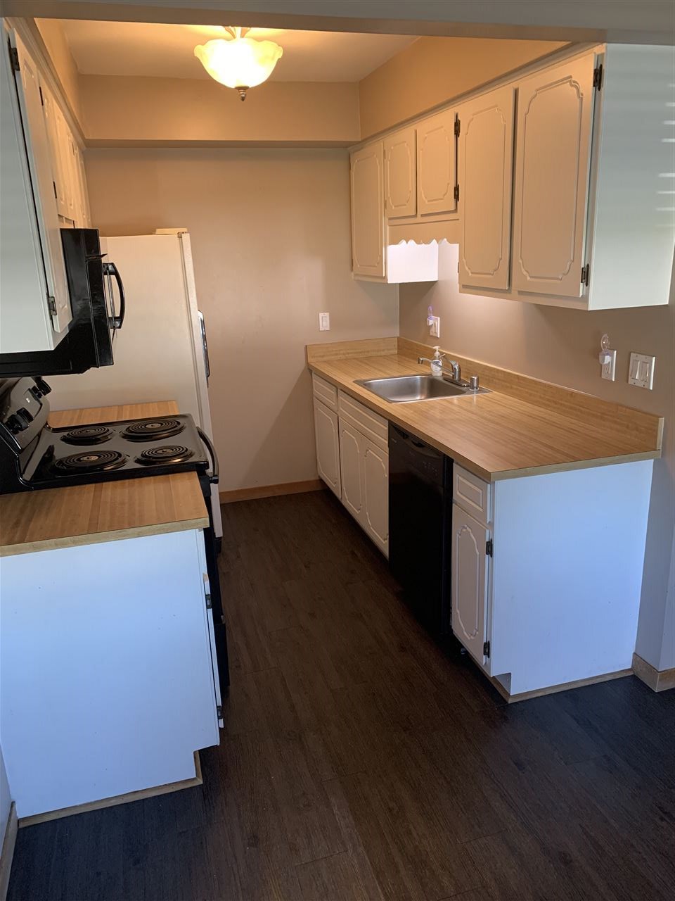 31051 Hoover Road Warren, MI 48093 - Photo 3 of 29
