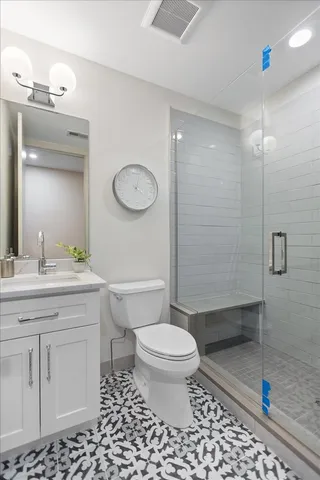 $849,000 | 2450 North Clybourn Avenue, Unit 2, Chicago, IL 60614