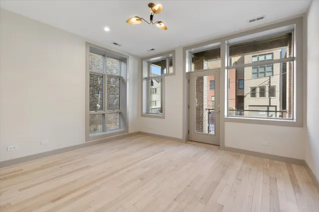 $849,000 | 2450 North Clybourn Avenue, Unit 2, Chicago, IL 60614