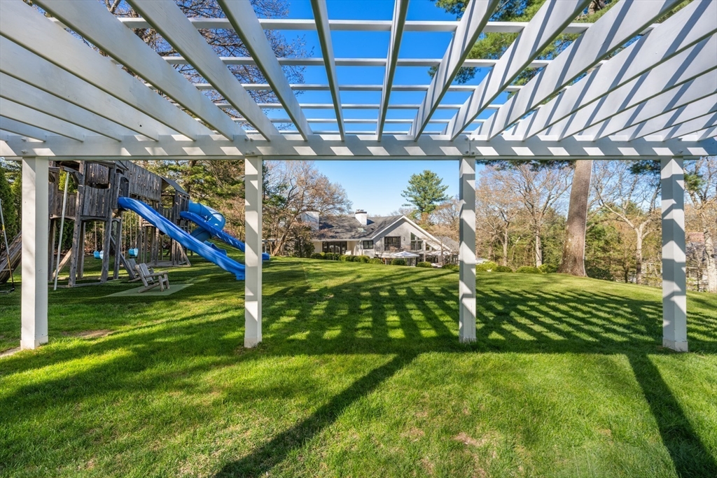 44 Meadowbrook Road Weston, MA 02493 - Photo 40 of 42 Gallery Image 40
