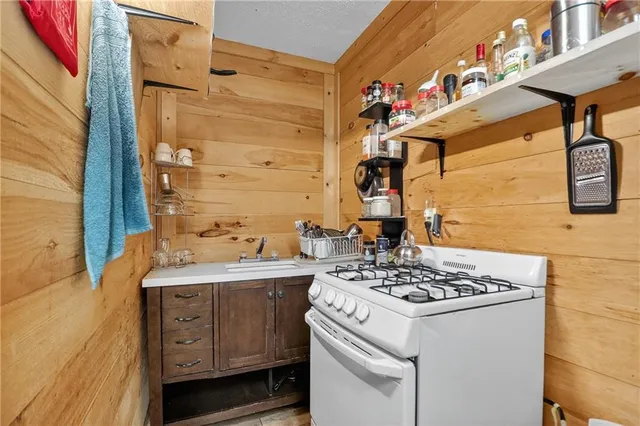 $175,000 | 213 Hargus Creek Road, Holbrook, PA 15341