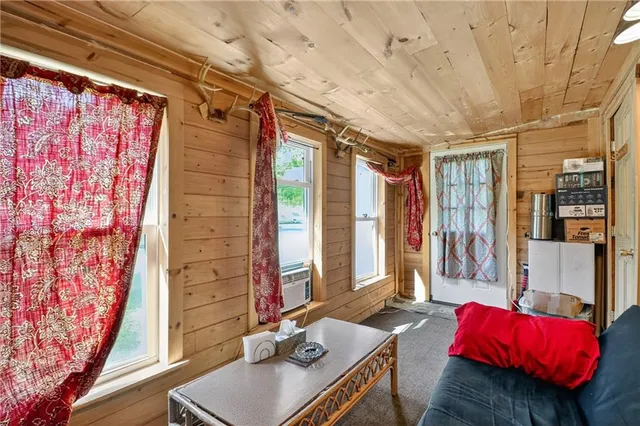 $175,000 | 213 Hargus Creek Road, Holbrook, PA 15341