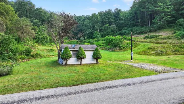 $175,000 | 213 Hargus Creek Road, Holbrook, PA 15341