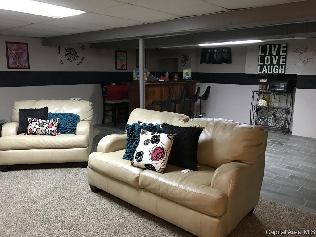 110 Bellerive Road Springfield, IL 62704 - Photo 8 of 28