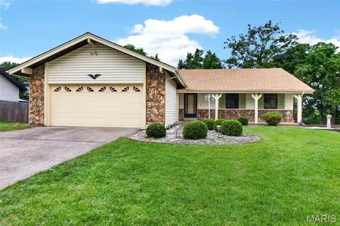 $309,000 | 117 Montana Drive, St. Charles, MO 63304