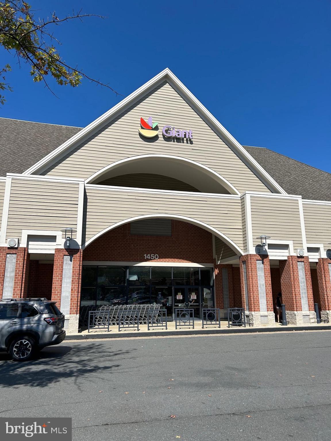 11637 Quail Ridge Court Reston, VA 20194 - Photo 34 of 40 a front view of house along with street