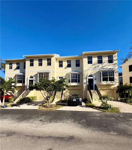 $2,000 | 1630 42nd Square, Unit 104, Vero Beach, FL 32960