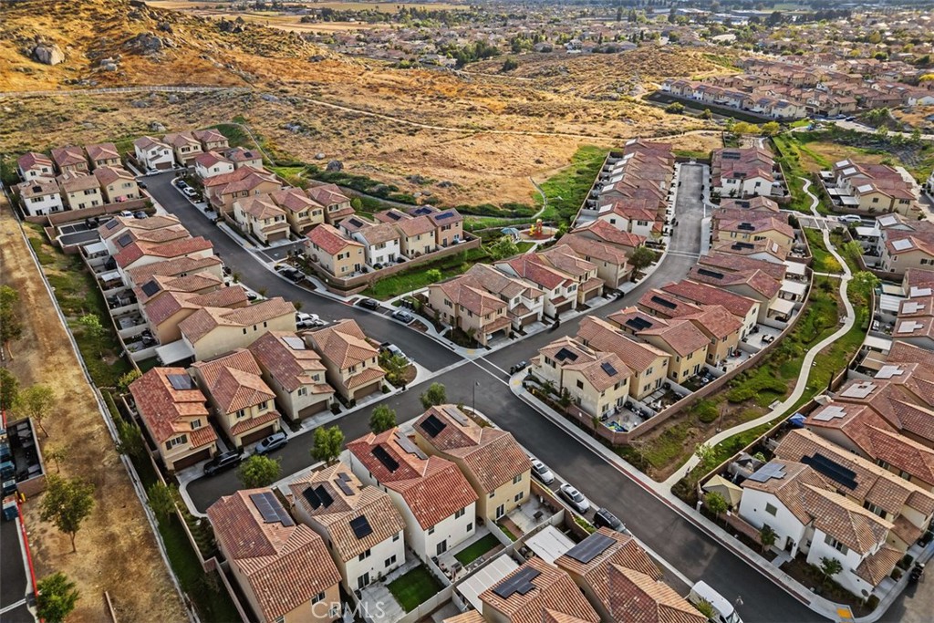 27482 Basalt Way Moreno Valley, CA 92555 - Photo 3 of 54