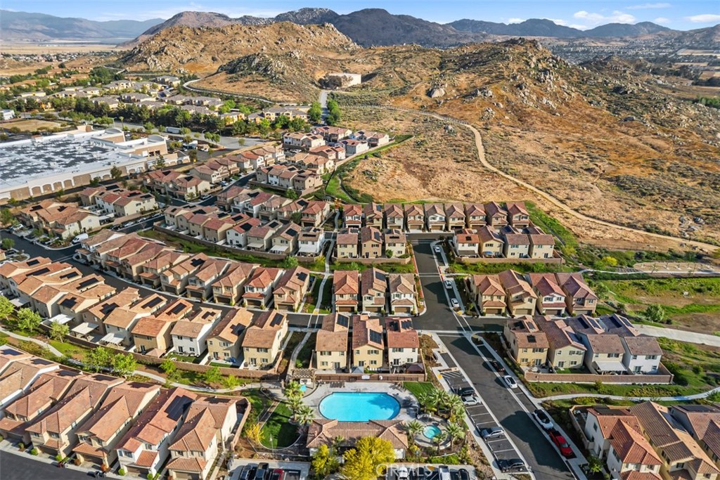 27482 Basalt Way Moreno Valley, CA 92555 - Photo 7 of 54