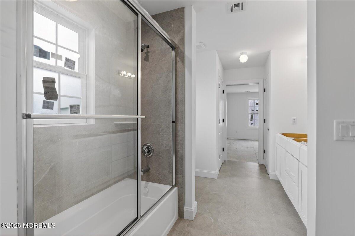 10 Cook Court Millstone Township, NJ 08535 - Photo 39 of 41 32-Jack & Jill Bathroom