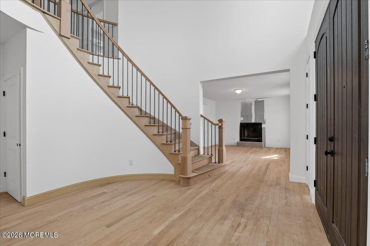 10 Cook Court Millstone Township, NJ 08535 - Photo 5 of 41 05-Foyer