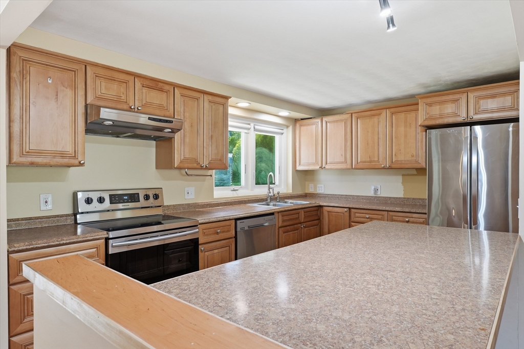 37 Princeton Street Danvers, MA 01923 - Photo 12 of 40
