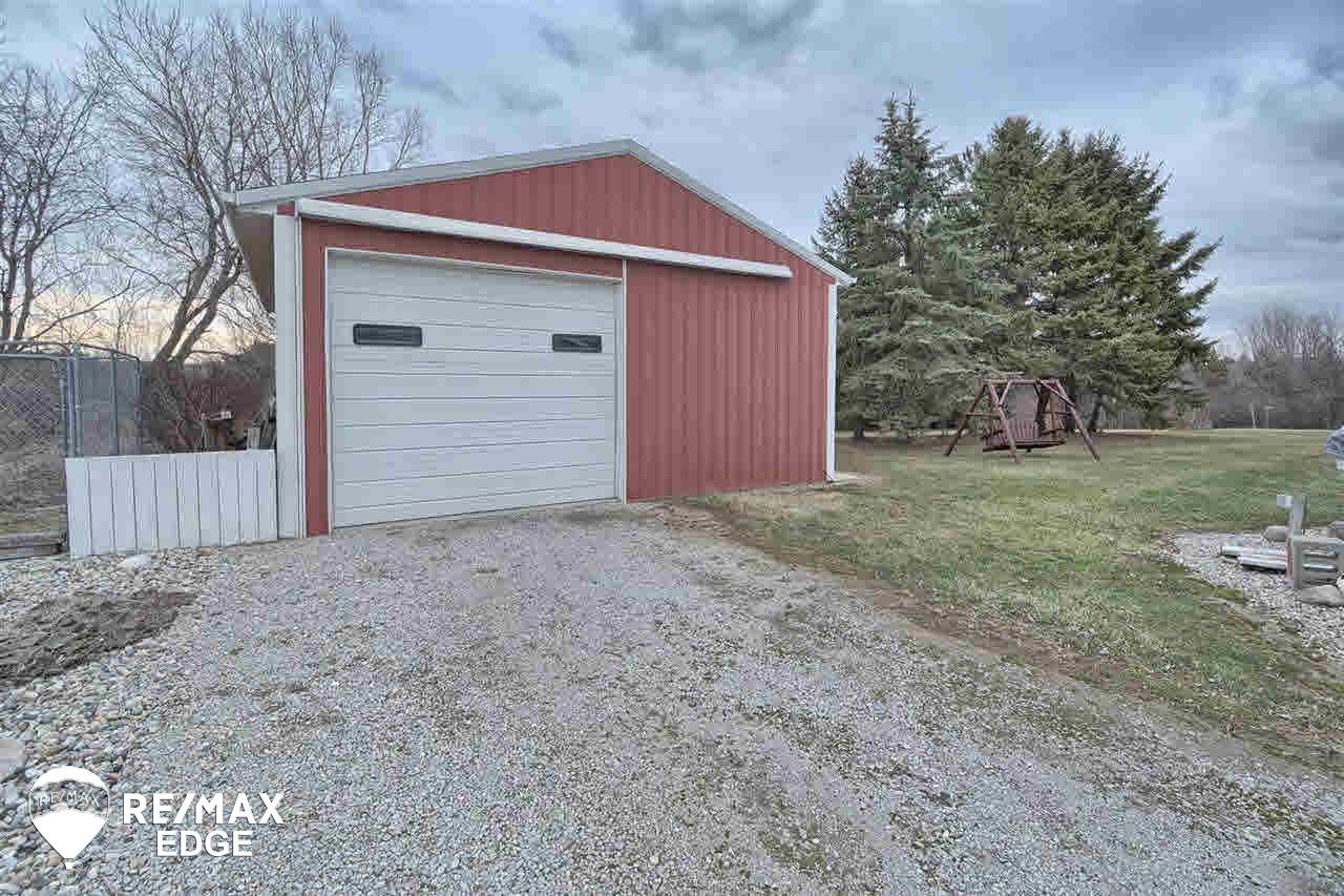 11307 East Potter Road Davison, MI 48423 - Photo 6 of 46 21425483-5.JPG