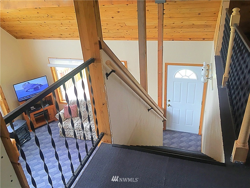 44 Beach Court Decatur Island, WA 98221 - Photo 10 of 25 a view of an entryway