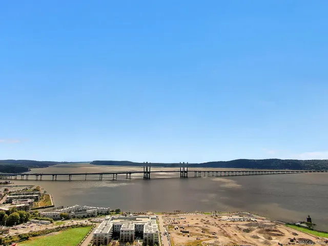 $725,000 | 102 Legend Drive, Unit 101, Sleepy Hollow, NY 10591