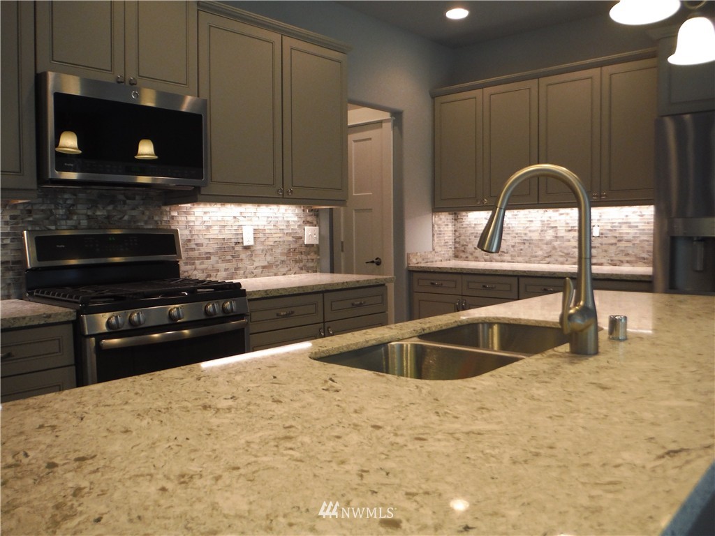 4547 Southeast Nelson Road Olalla, WA 98359 - Photo 11 of 22 Gallery Image 11
