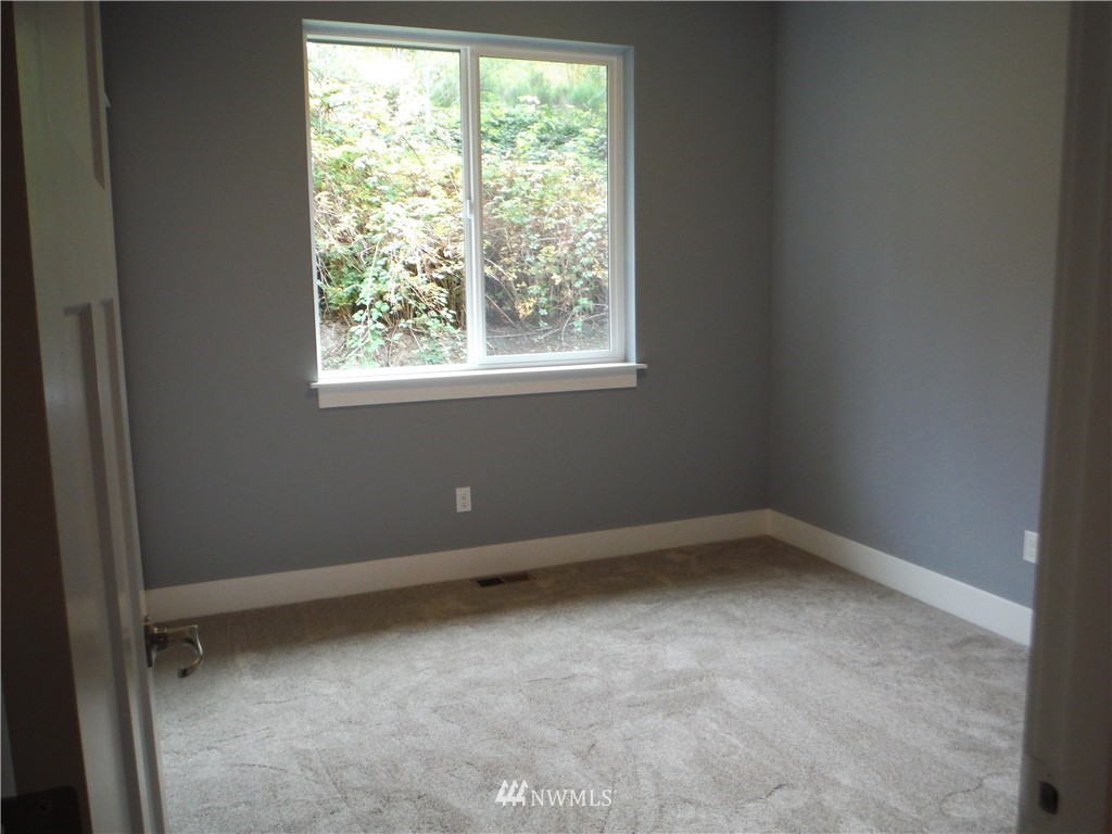 4547 Southeast Nelson Road Olalla, WA 98359 - Photo 15 of 22 Gallery Image 15