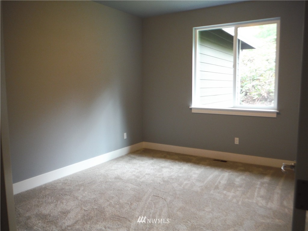 4547 Southeast Nelson Road Olalla, WA 98359 - Photo 16 of 22 Gallery Image 16