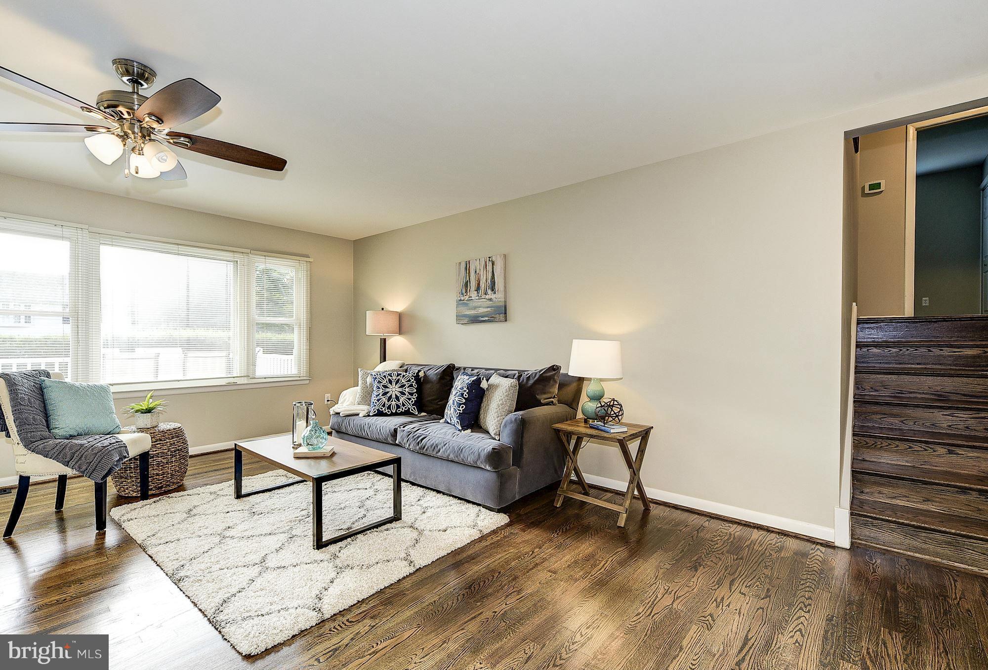 2709 Riva Road Annapolis, MD 21401 - Photo 4 of 30 Living Room