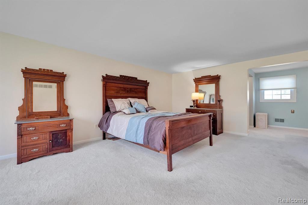 541 Augusta Drive Rochester Hills, MI 48309 - Photo 39 of 74