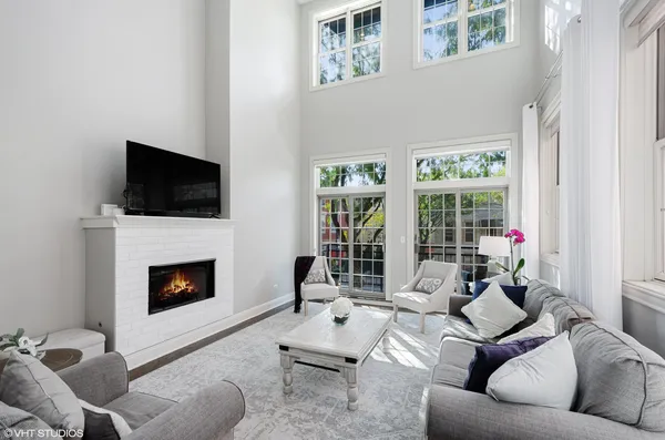 $699,000 | 2222 West Armitage Avenue, Unit 2E, Chicago, IL 60647