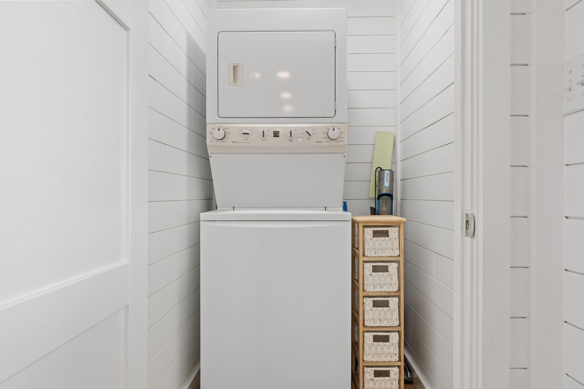 1357 Pearson Road Milton, FL 32583 - Photo 21 of 52 a utility room with dryer and washer