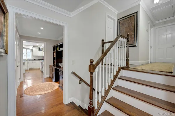 $1,550,000 | 3 Birchbrook Drive, Valhalla, NY 10595