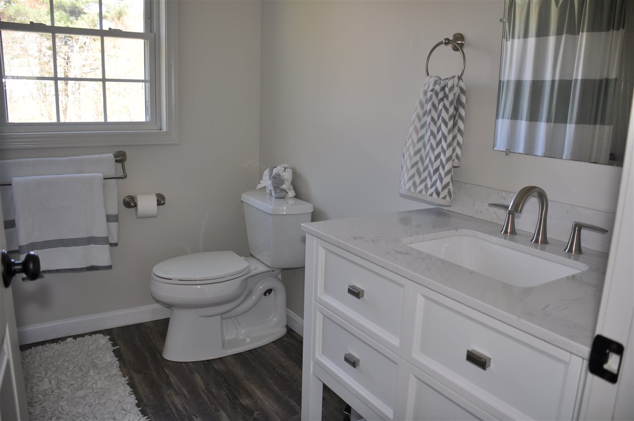 10 Mountain View Road Hooksett, NH 03106 - Photo 22 of 35